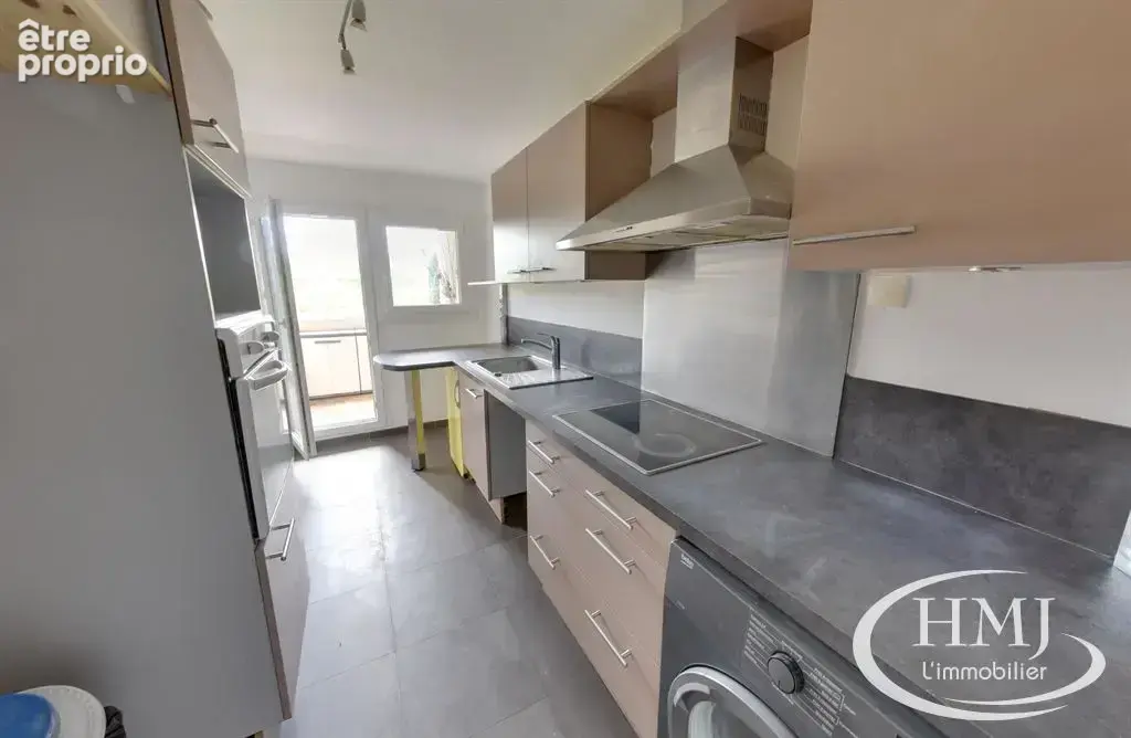 Appartement 4 pièces 87 m² à vendre à Courcouronnes (91080) - photo 2