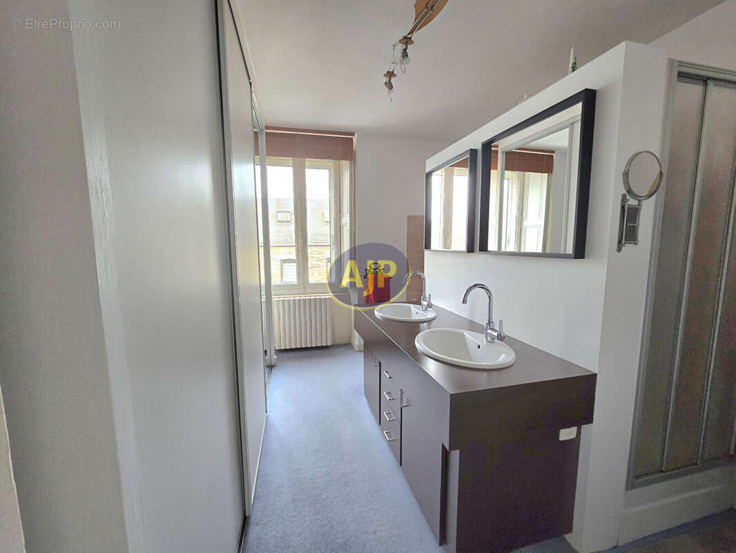 Maison à GUEMENE-PENFAO