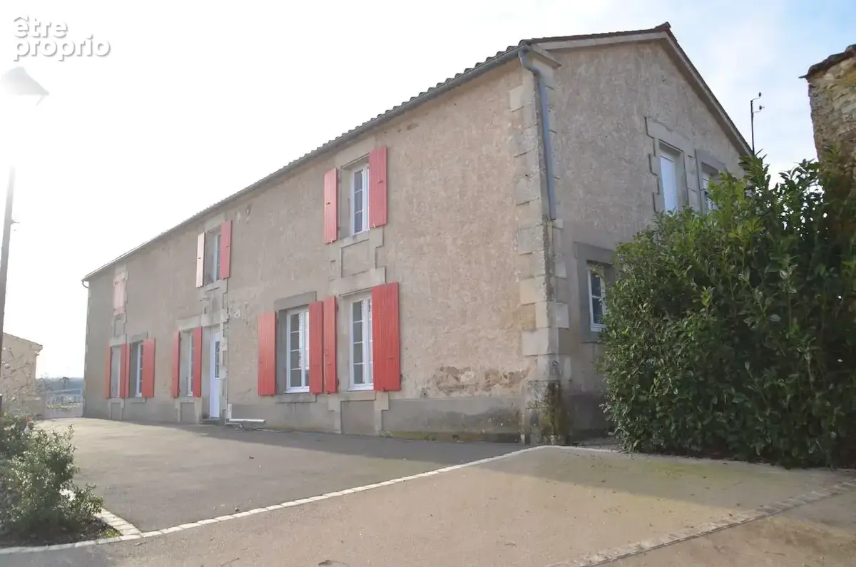 Maison à SAINT-LAURENT-DE-LA-SALLE