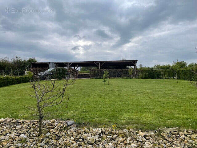 Maison à BEAURAINVILLE