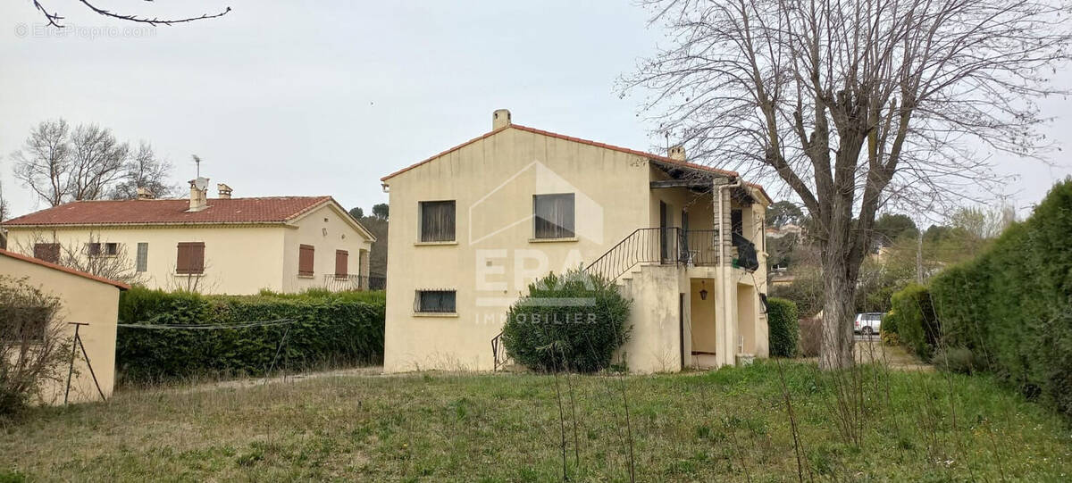 Maison à SIMIANE-COLLONGUE