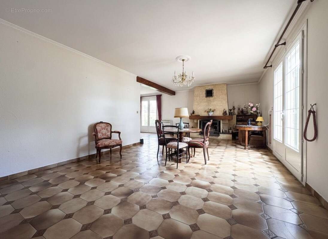 Séjour - Maison à ROCHEFORT-DU-GARD