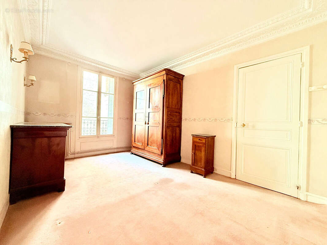 Appartement à LEVALLOIS-PERRET