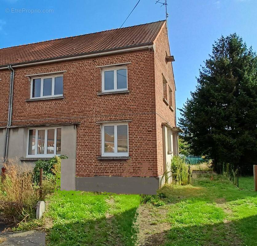 Maison à AUBERCHICOURT