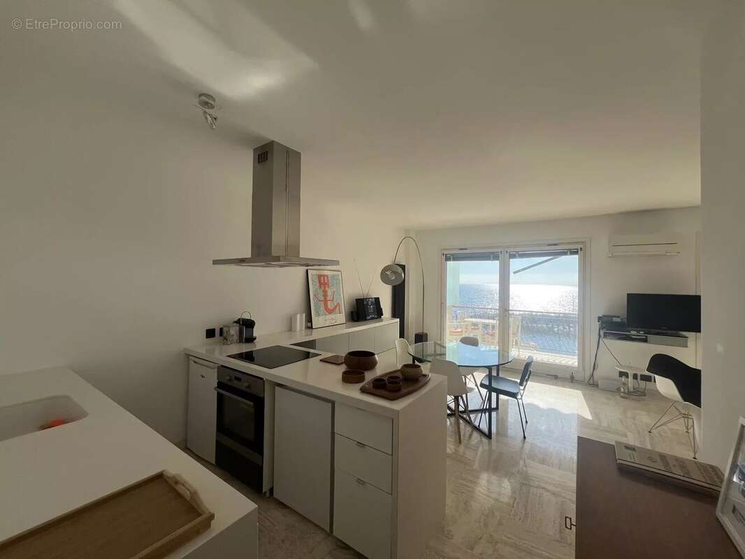 Appartement à EZE