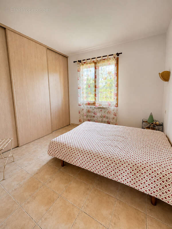 Maison à EYRAGUES