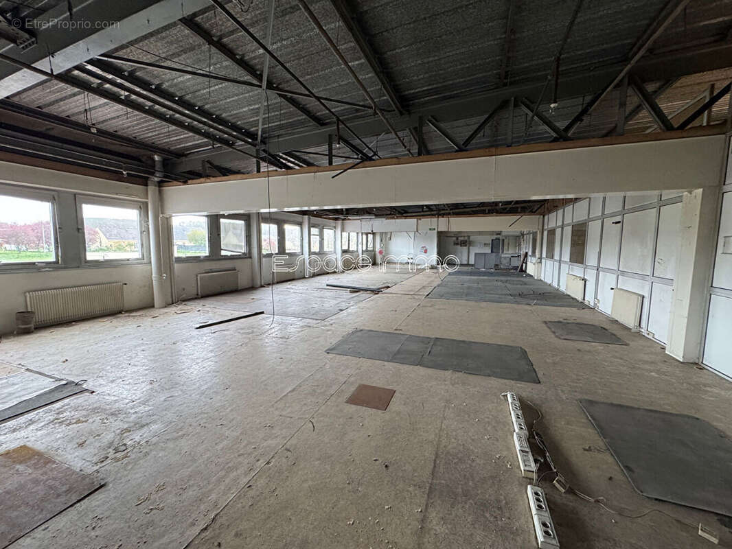 Commerce à GRAVIGNY