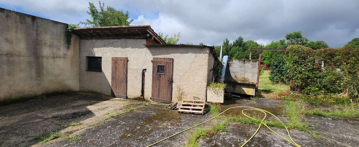 Maison à MIRANDOL-BOURGNOUNAC