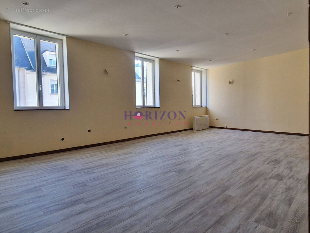 Appartement à LA CHAPELLE-EN-SERVAL