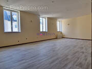 Appartement à LA CHAPELLE-EN-SERVAL