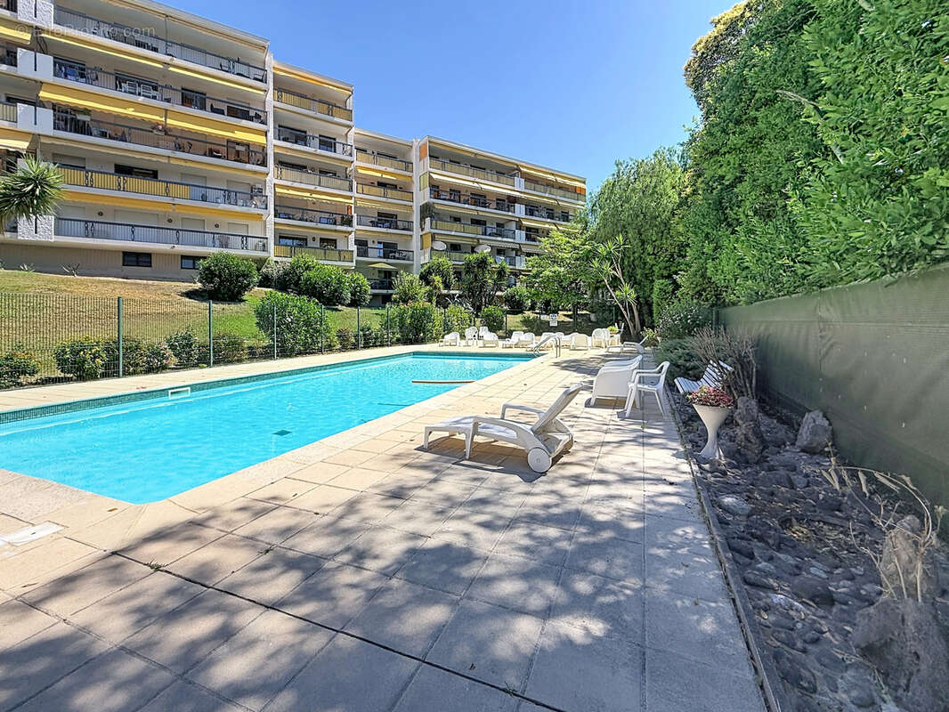 Antibes, Résidence de standing avec piscine, 4 pièces + terrasse - photo 13