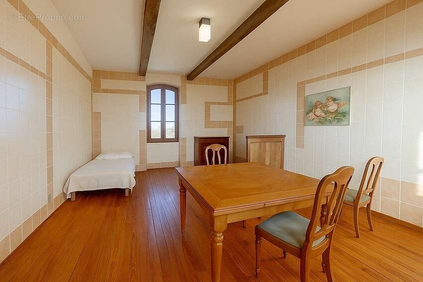 Maison à LAGUIAN-MAZOUS