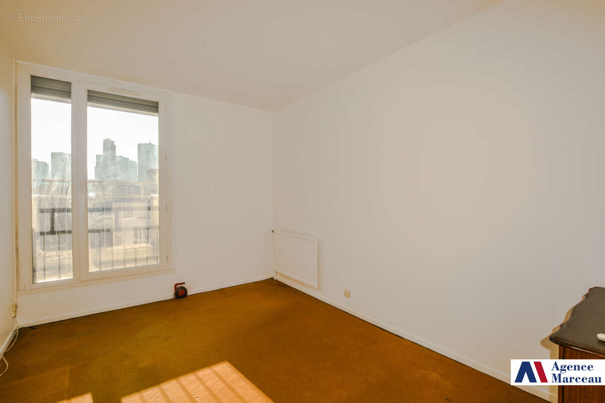 Appartement à COURBEVOIE