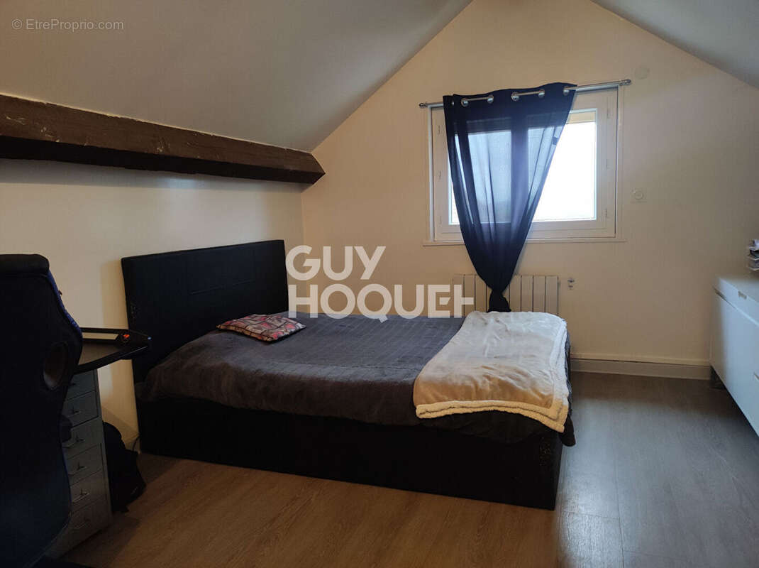 Maison à SAINTE-AGATHE-LA-BOUTERESSE