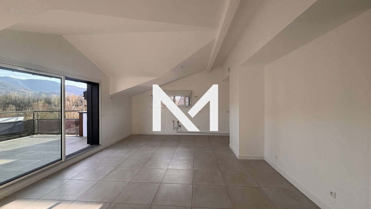 Appartement à MEYLAN