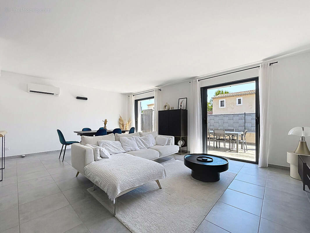 Villa contemporaine de 2017, séjour de 38m2 sur terrasse orientée sud, 3 chambres - photo 2