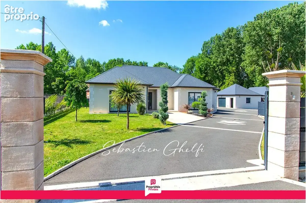 belle maison de plain-pied avec 3 chambres-cellier-grand garage-beau terrain - photo 18