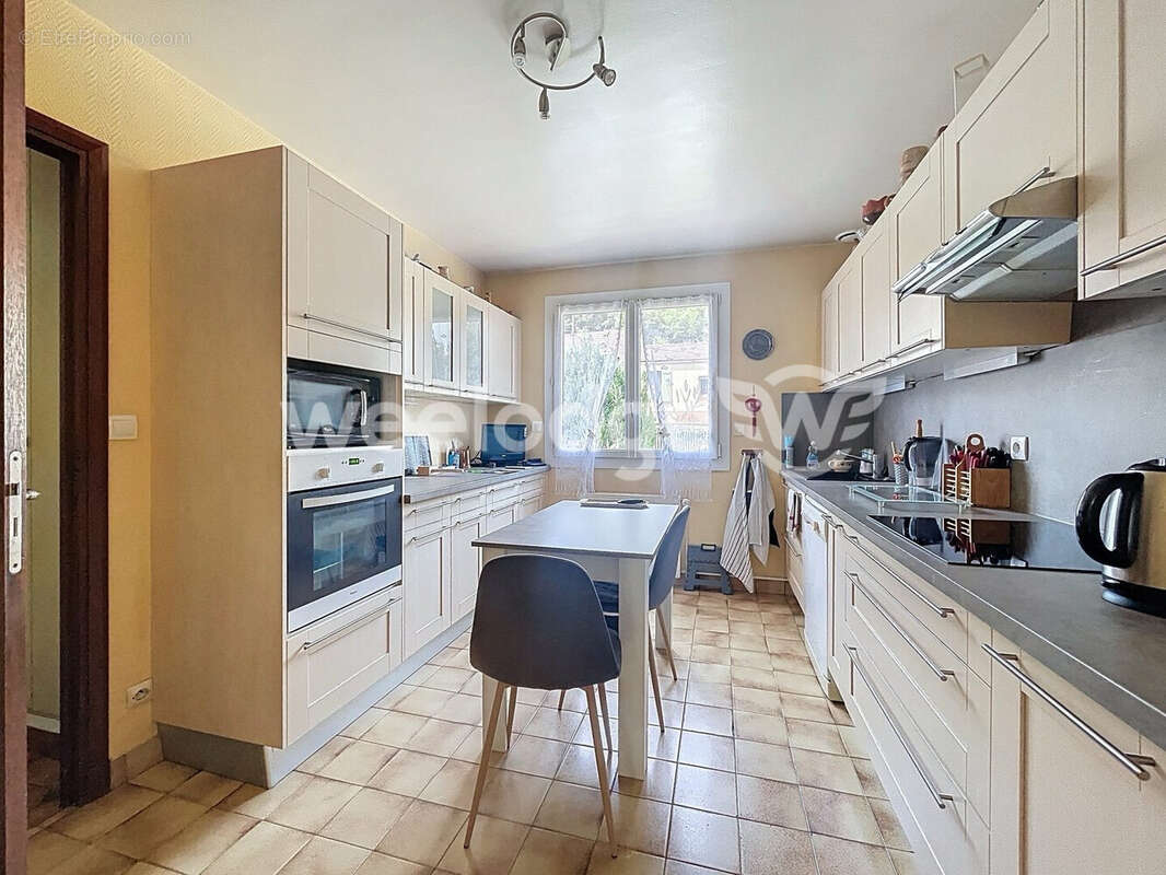 Maison à JOUY-LE-MOUTIER