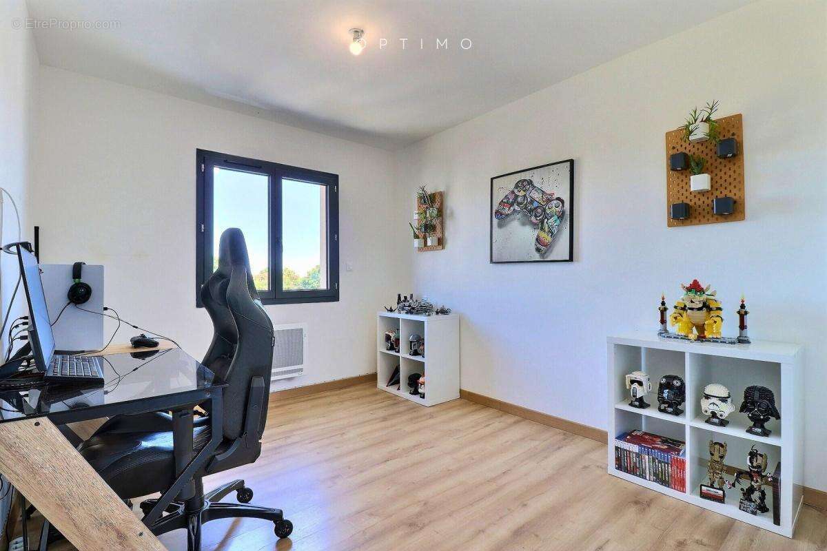 Maison à SAINT-GENIS-DES-FONTAINES