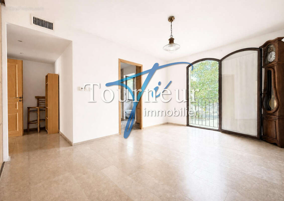 Tres rare sanary hypercentre standing t3 de 112m2 grande terrasse ascenseur - photo 7