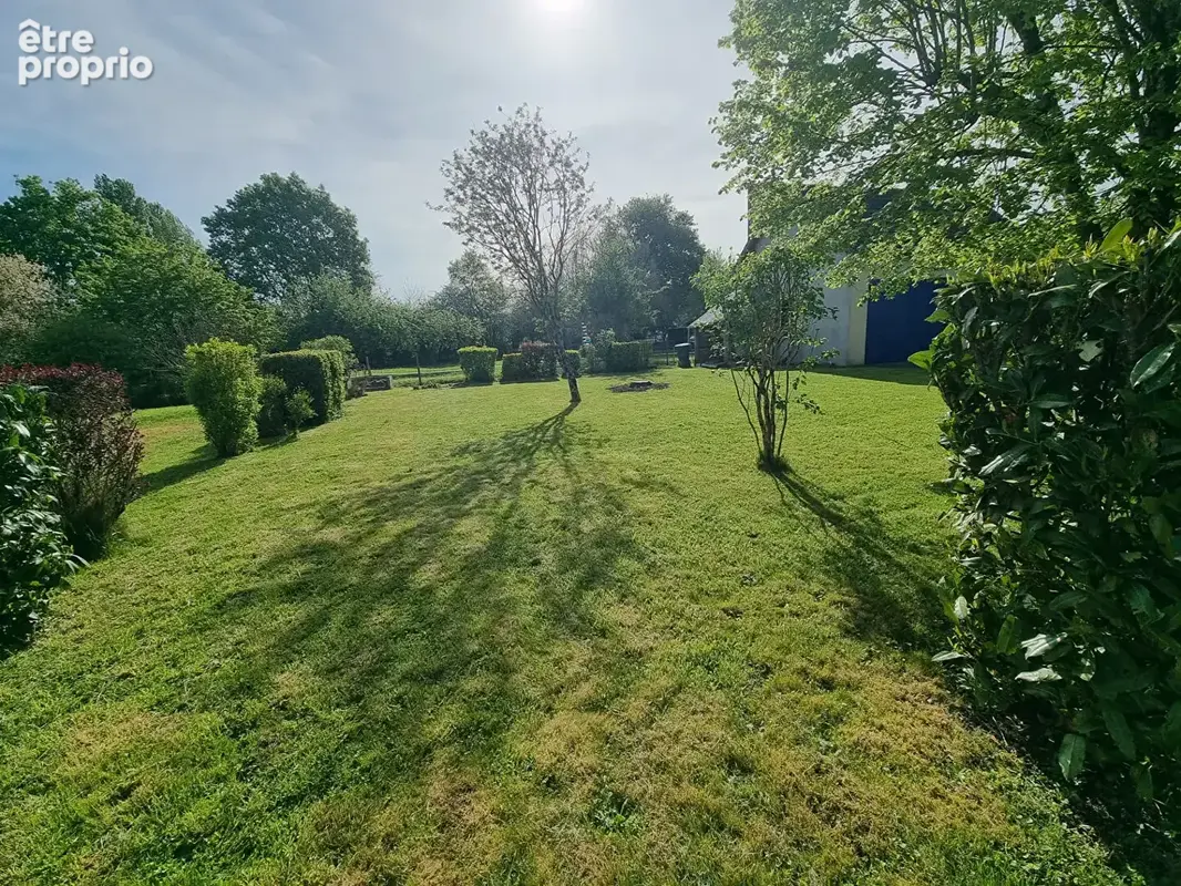 A vendre à Garchizy, Terrain constructible viabilisé avec garage . - photo 2