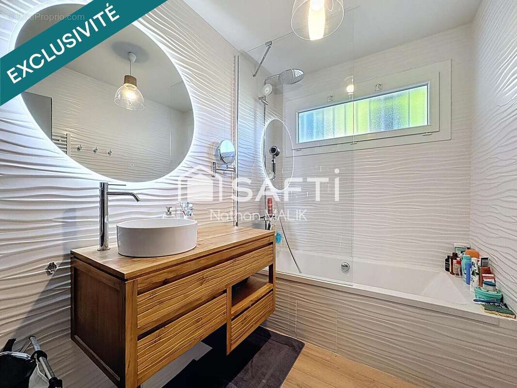 Photo 9 - Appartement à VILLENEUVE-LES-AVIGNON