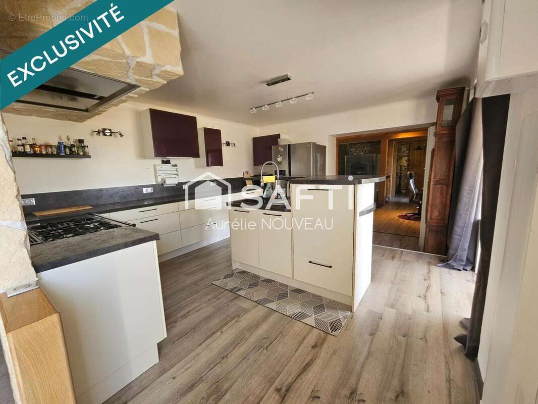 Maison 250 m² à Ebreuil  - photo 5