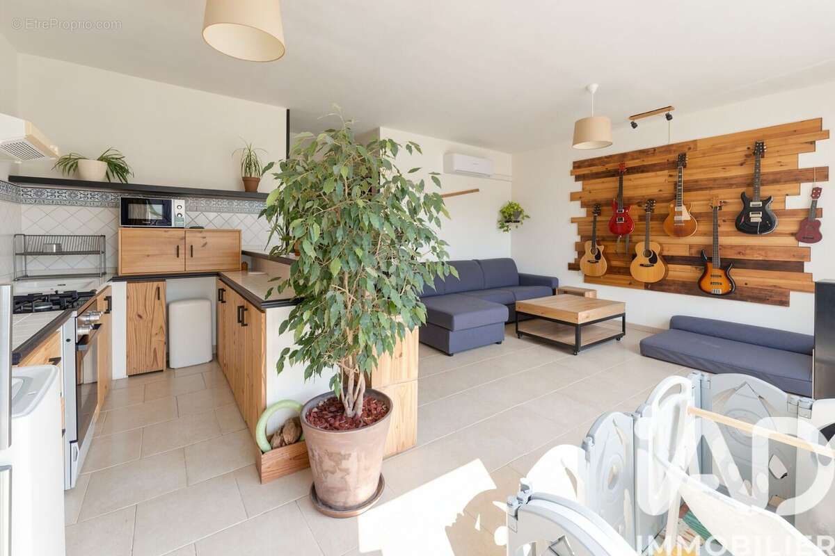 Photo 2 - Maison à LA MOTTE-D'AIGUES