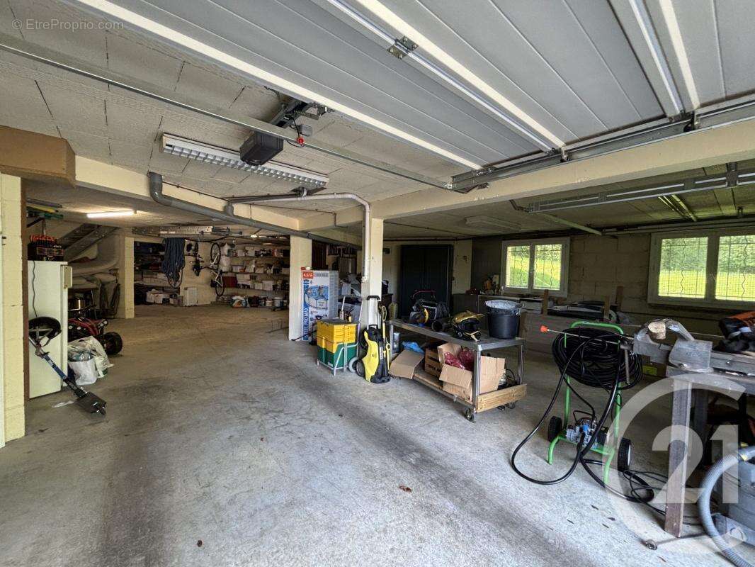 Maison à CHAILLAC-SUR-VIENNE