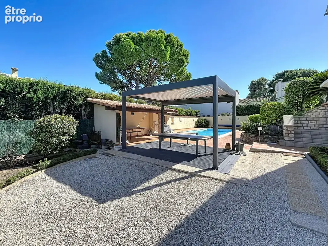Maison lumineuse de 163 m2 avec piscine et vue sur l'étang - photo 3