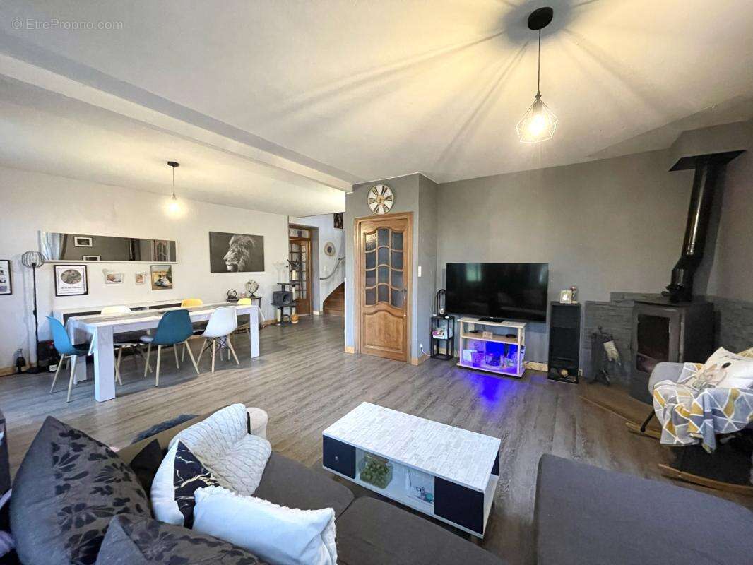 Maison à CHEF-BOUTONNE