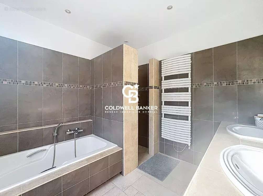 Maison à PUGET-SUR-ARGENS