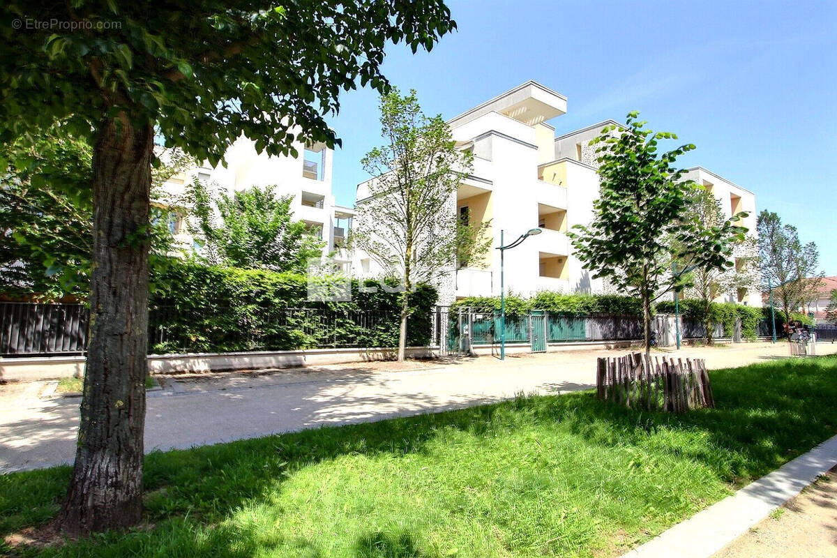 Appartement à GENNEVILLIERS