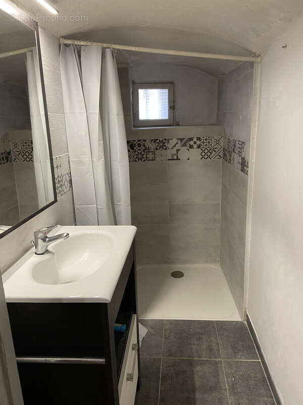 Appartement à LA GARDE-ADHEMAR