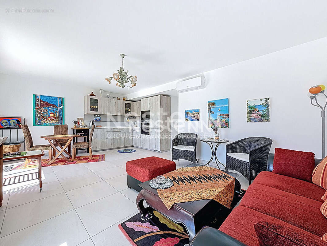 Appartement à VALLAURIS