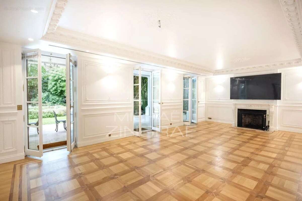 Maison à NEUILLY-SUR-SEINE