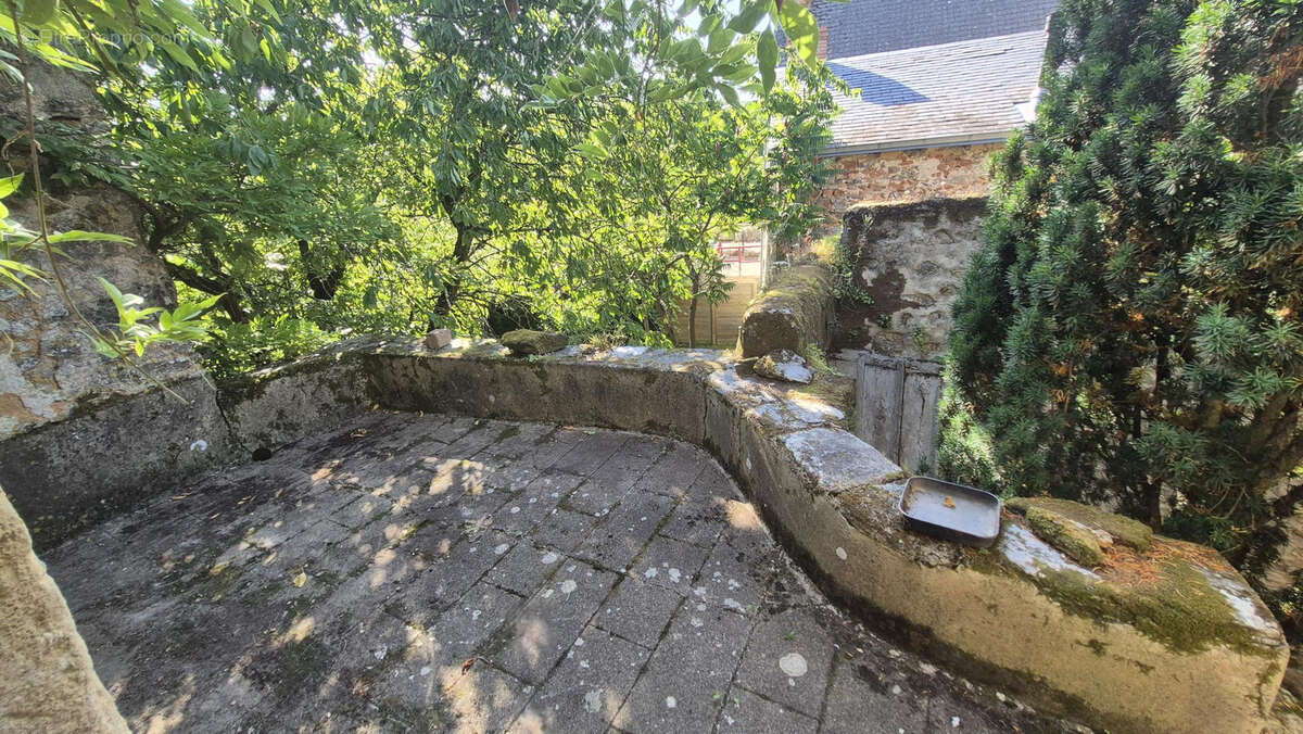 Charmante maison coeur de Chemené le Roi (53) - photo 6