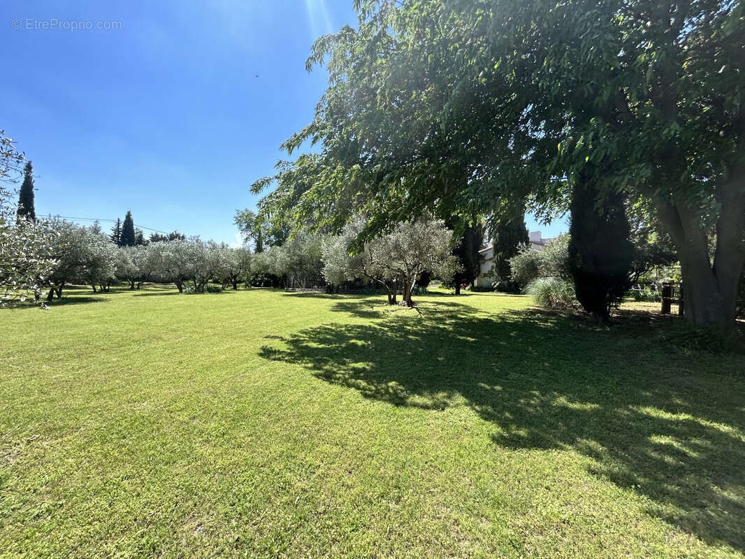 Maison à MONTAREN-ET-SAINT-MEDIERS