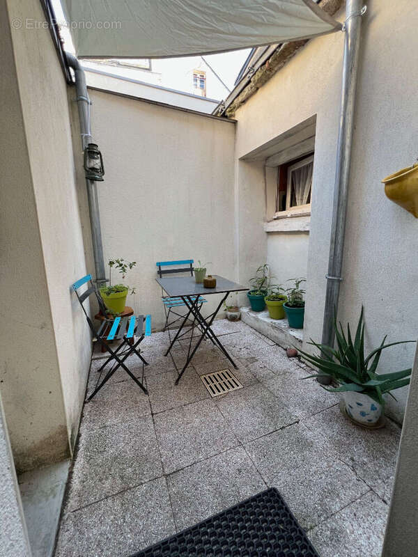 Maison à SAINT-ETIENNE-DE-MONTLUC