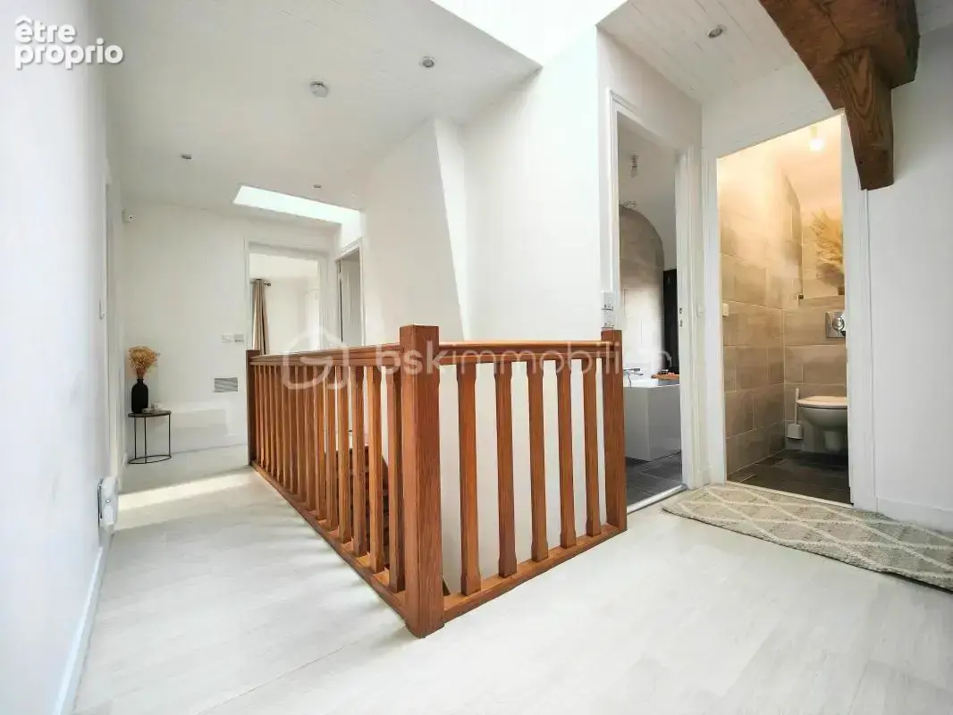 Ensemble de 2 maisons rénovées en lisère de forêt à Thoiry au calme absolu ! - photo 11