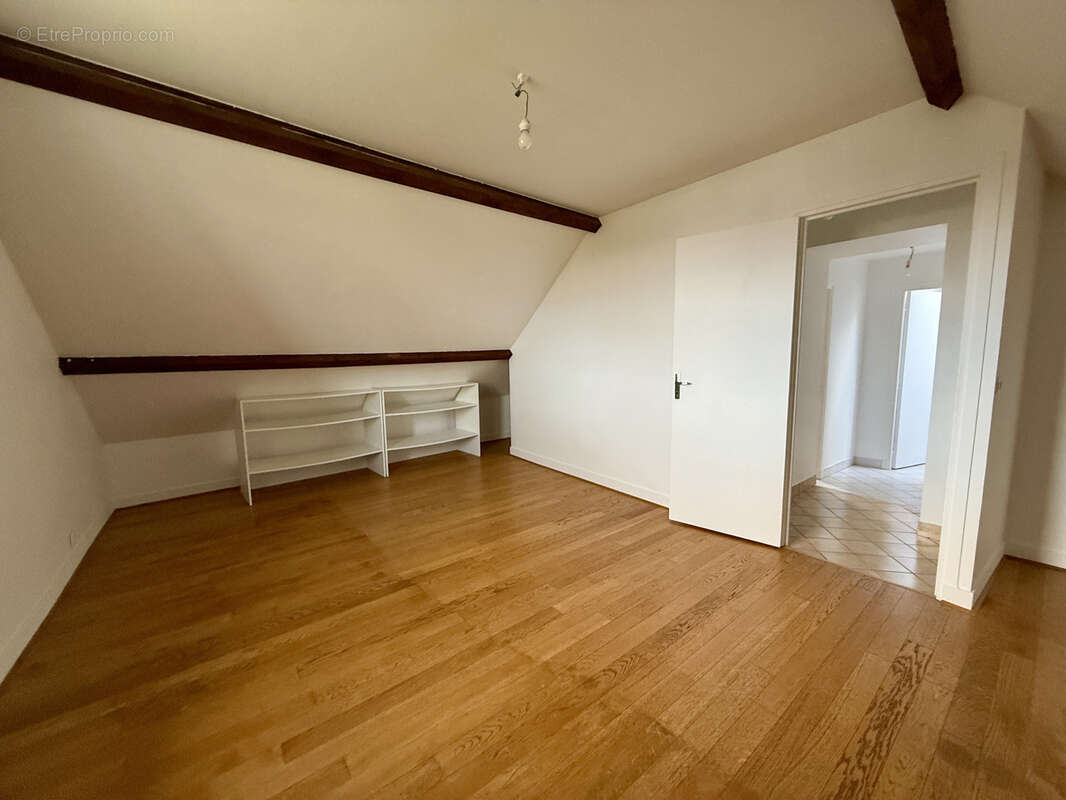 Maison à MORAINVILLIERS