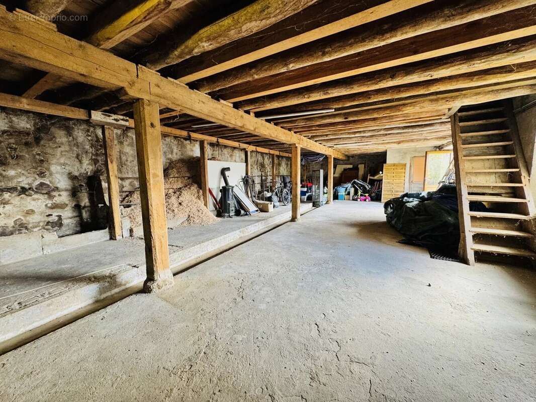 Maison à SAINT-CHRISTOPHE-D'ALLIER