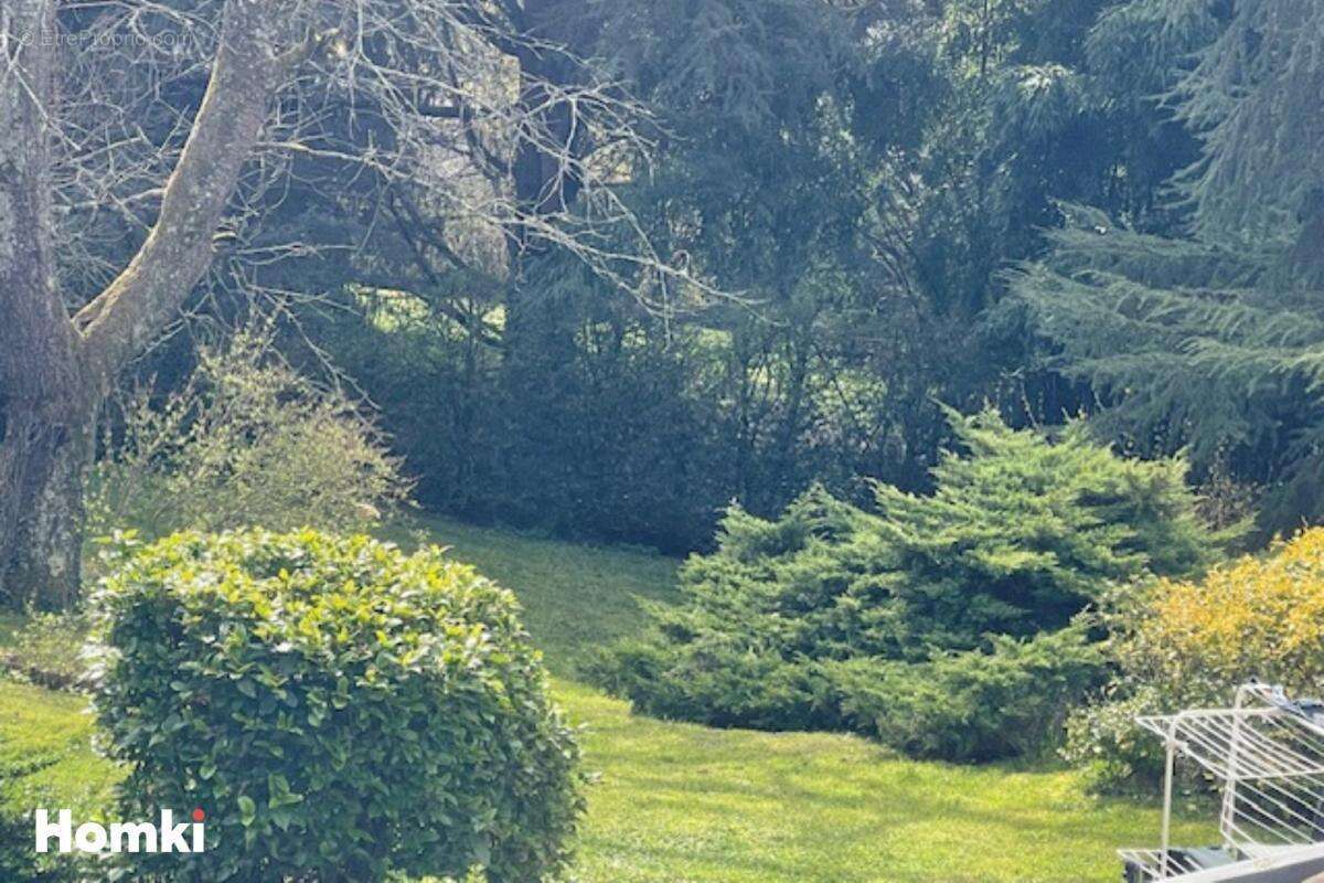 Terrain à CHARBONNIERES-LES-BAINS