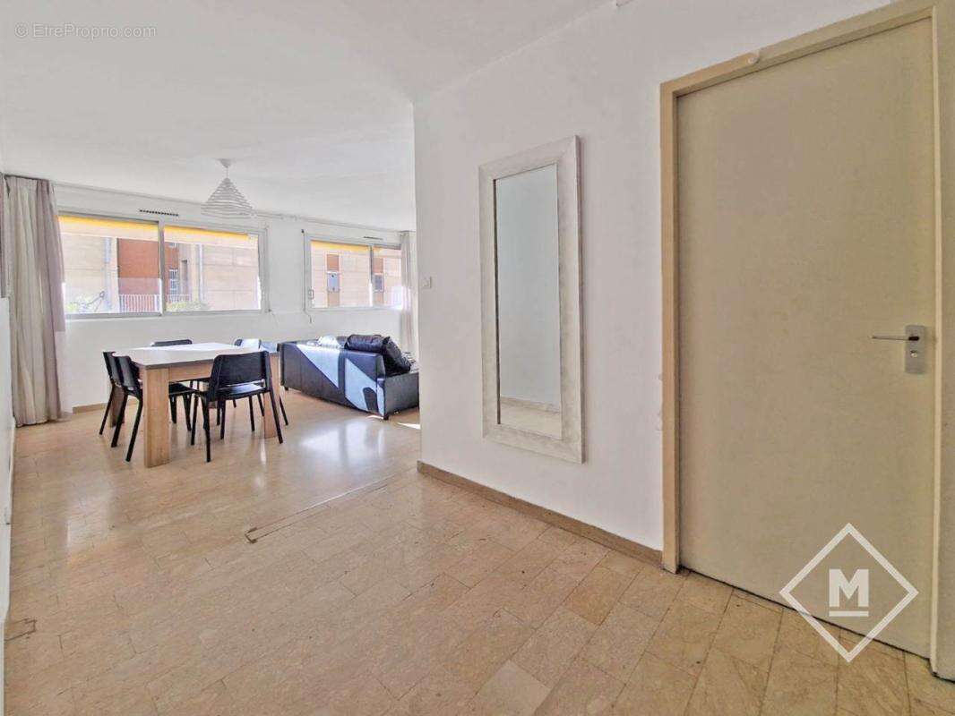 Appartement à MARSEILLE-7E