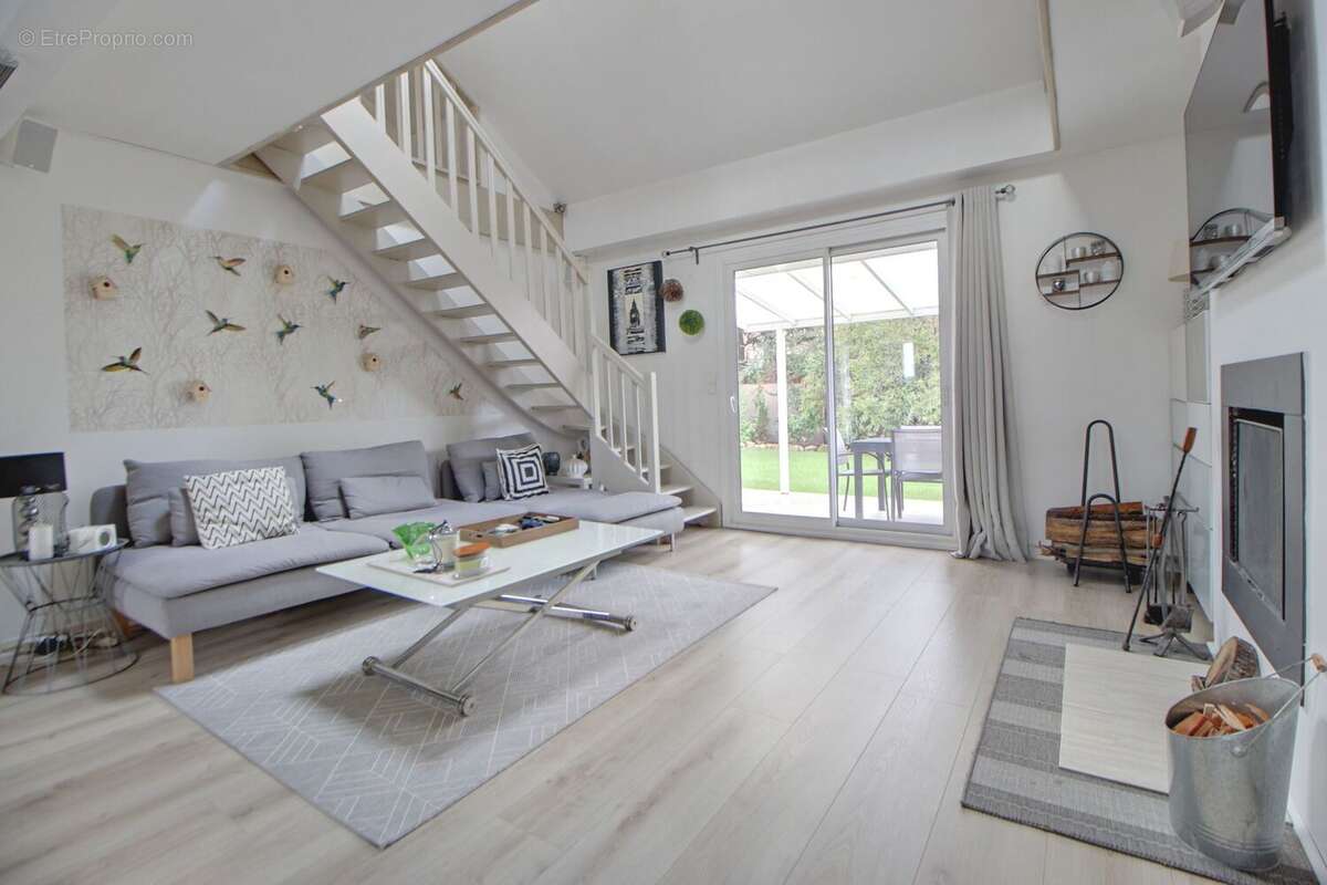 Maison à VERNEUIL-SUR-SEINE