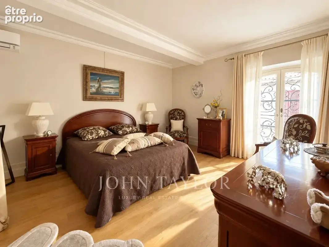 Appartement de prestige - deux places de parking, ascenseur - Jardin Public - John Taylor Bordeaux - photo 7