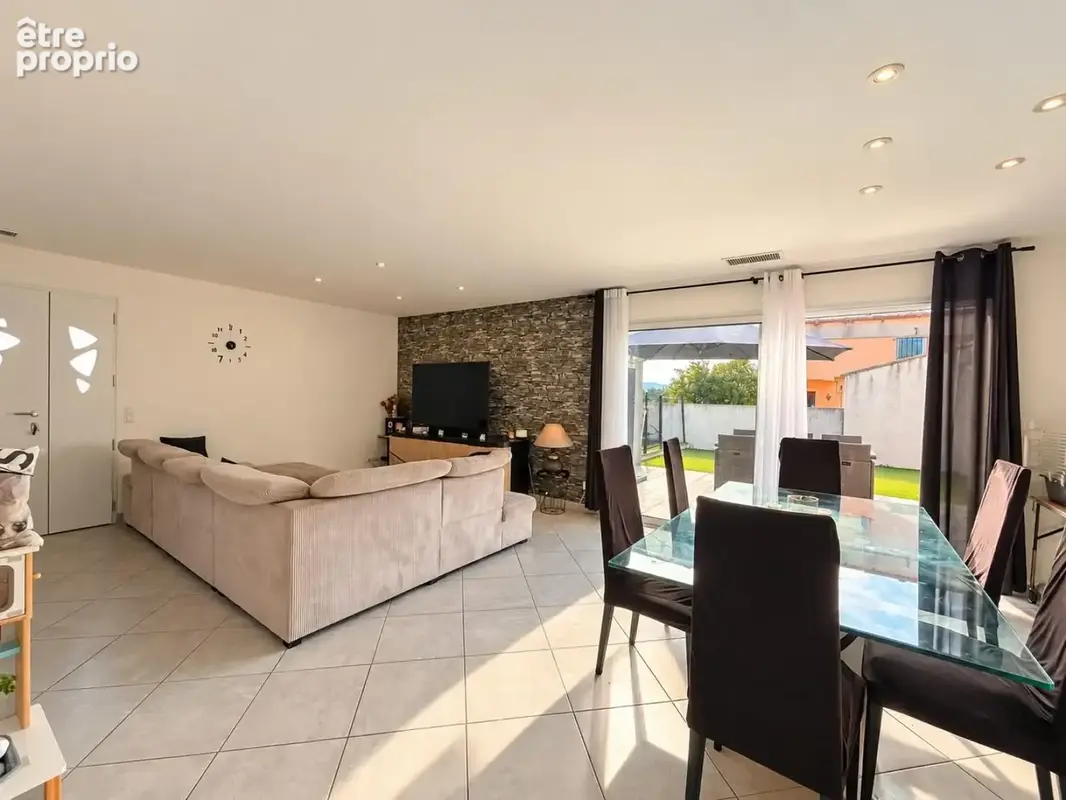 Maison 4 pièces 117 m² à vendre à Poussan (34560) - photo 2