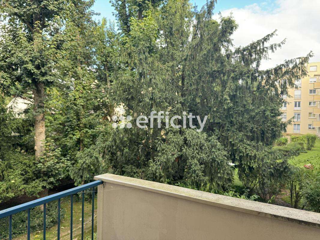 Appartement à SAINT-MAUR-DES-FOSSES
