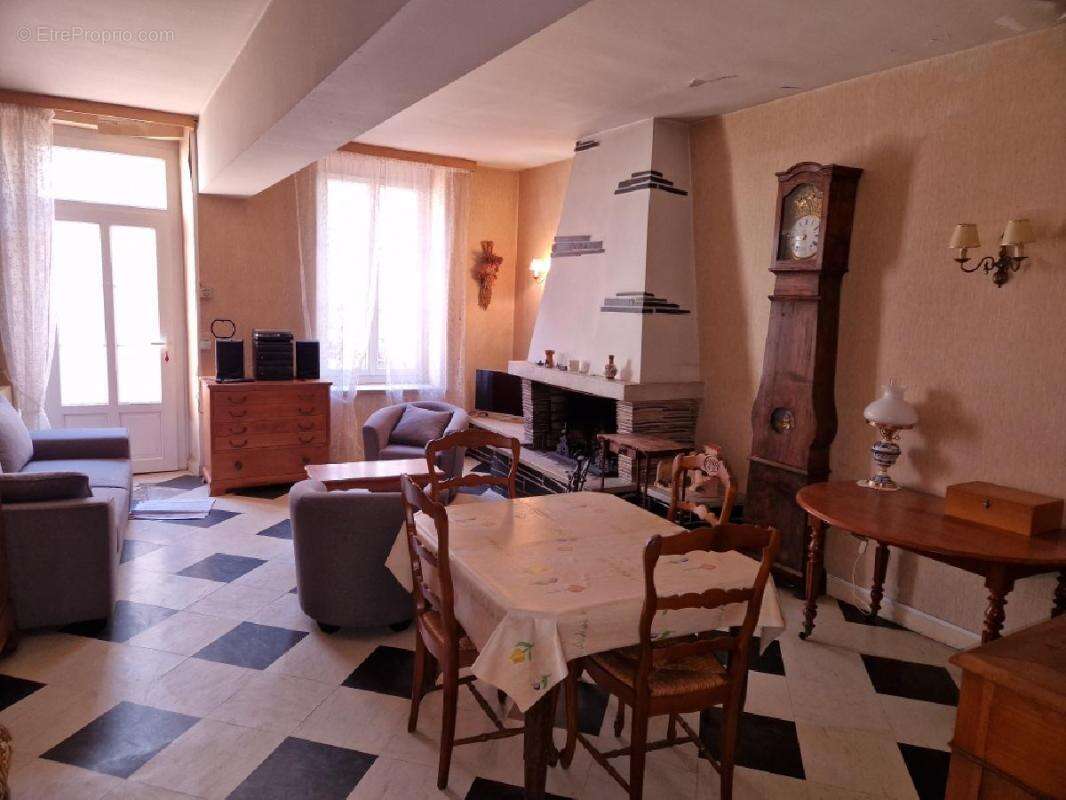 Maison à LA LOUPE
