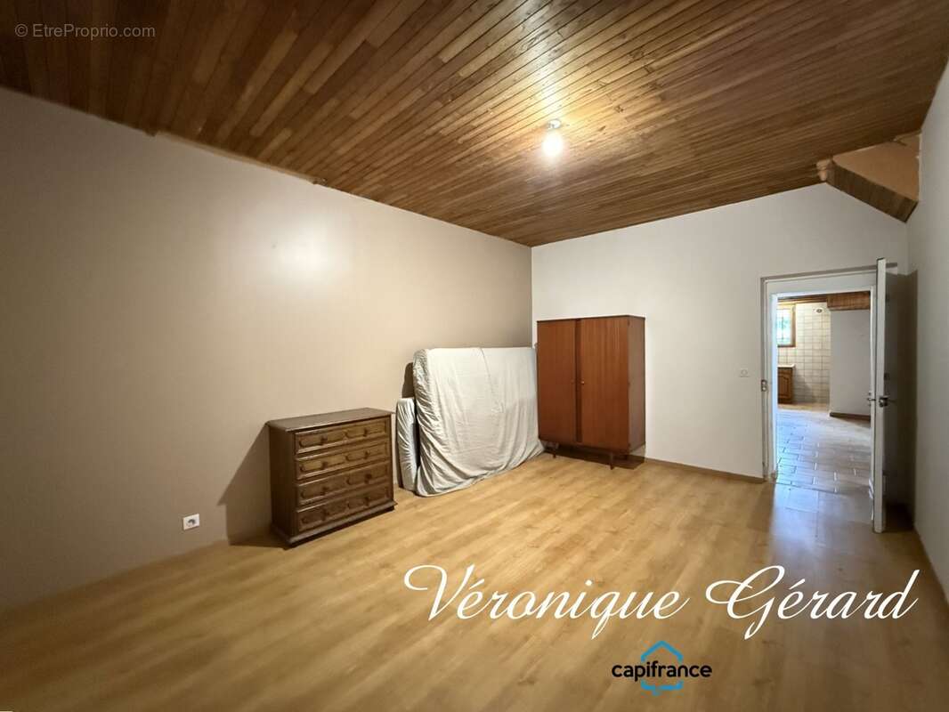 Ensemble immobilier de 300M² 11 pièces sur environ 2976 M² - photo 9